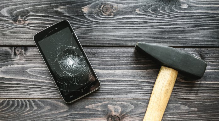 Rozbity iPhone