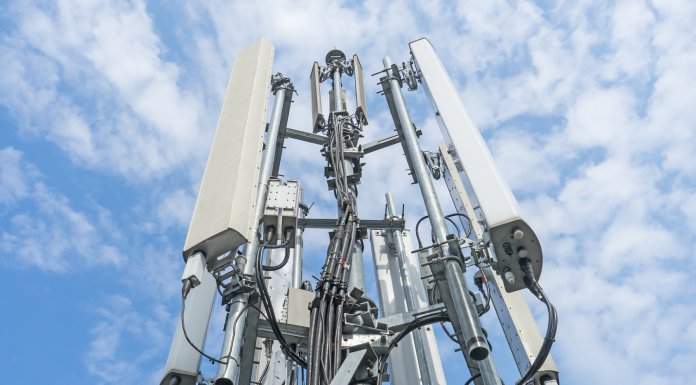 Play ogranicza prędkość w roamingu krajowym Roaming w Play