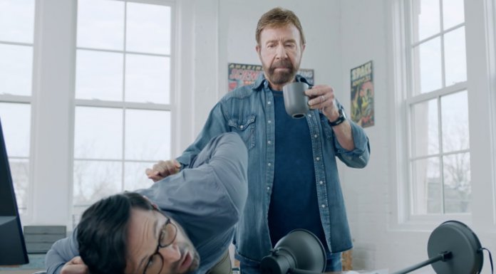 Chuck Norris w prezencie na 77 urodziny dostanie SWOJĄ grę mobilną Nonstop Chuck Norris