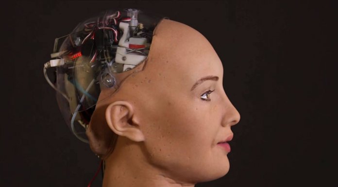 Technologiczny przegląd tygodnia #2: robot Sophia dostaje obywatelstwo Sophia robot