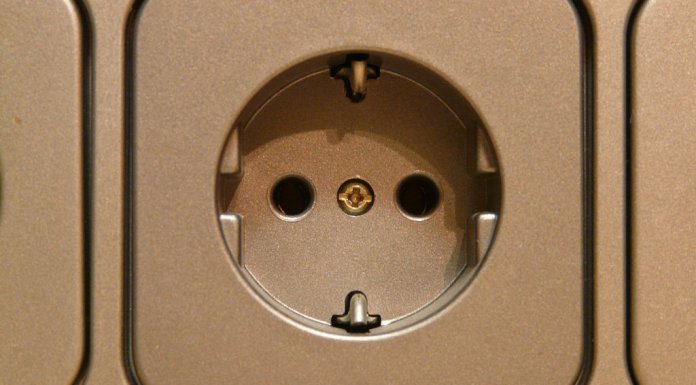 gniazdko elektryczne