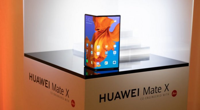 Smartfony Huawei sprzedają się dobrze Huawei Mate X