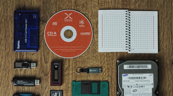 Robimy zdjęcia w podróży ssd, smartfon, backup, kopia zapasowa, wakacje,